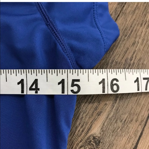 Merrell V-neck Select Wick T-Shirt Lace Detail - Picture 8 of 9